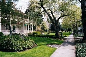 Fourth on the Columbian's 2007 list of best architecture in Vancouver, and number one on the readers' list, Officers Row graces the near eastside of Vancouver.